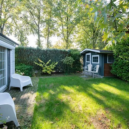 Chalet 84, Gelegen In Het Rustige & Bosrijke Oisterwijk! Met Privetuin