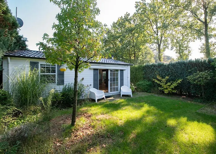 84, Gelegen In Het Rustige & Bosrijke Oisterwijk! Met Privetuin