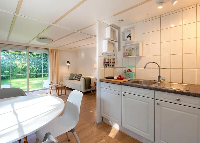 84, Gelegen In Het Rustige & Bosrijke Oisterwijk! Met Privetuin